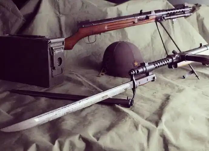 二战日军很少用冲锋枪,真的是因为缺资源,子弹消耗太快用不起吗_日本