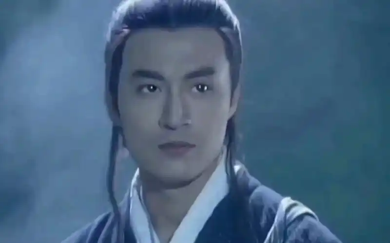 这剧的演员音乐都绝了,成就经典缺一不可#倚天屠龙记#古装男神#热门