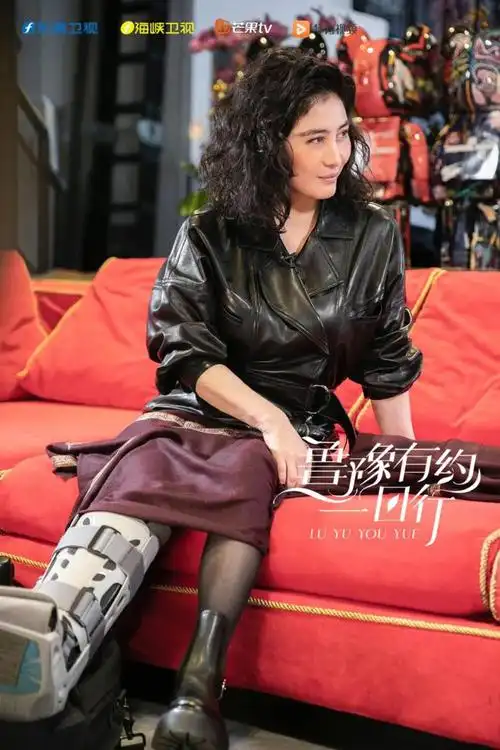 何超仪回归寻常笑看风云