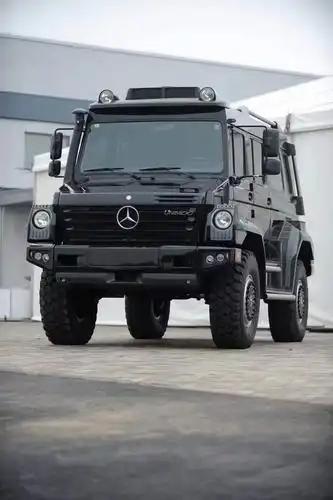 天津港中汇名车实拍乌尼莫克全地形商务房车