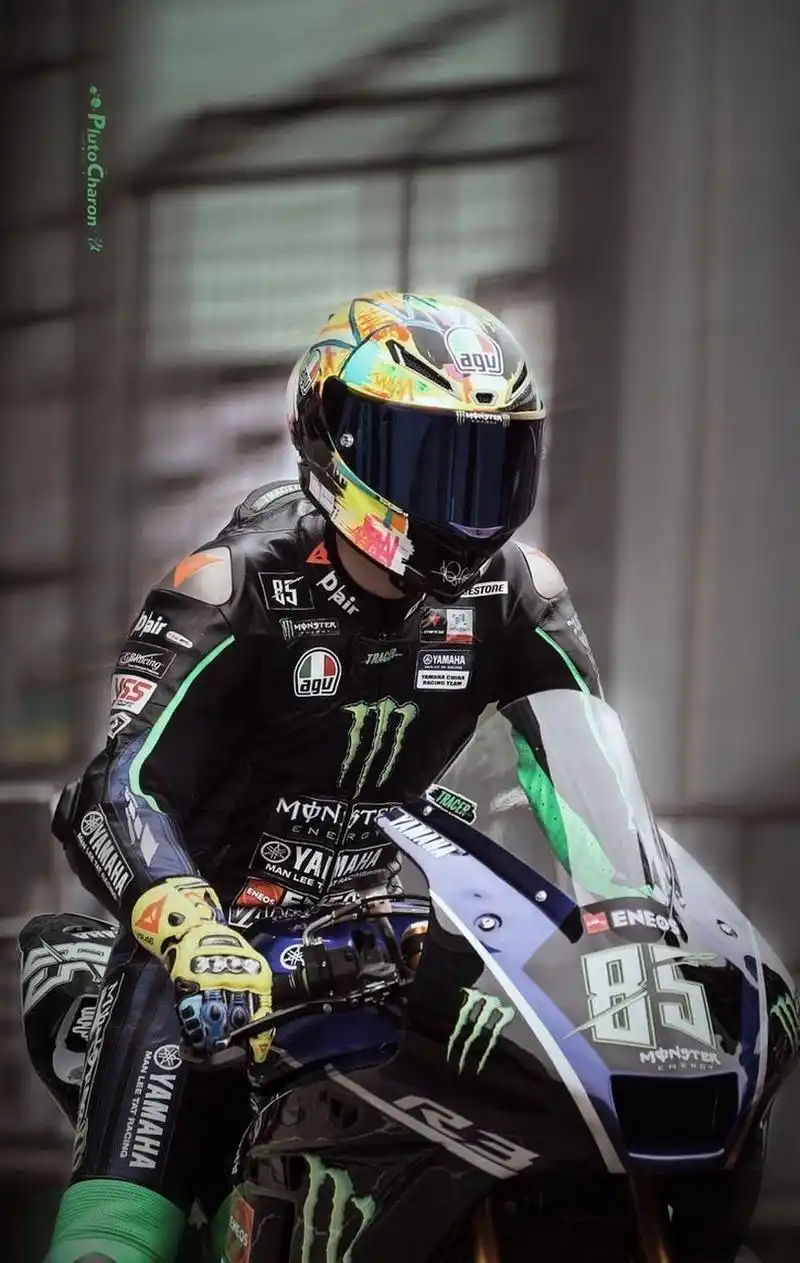 85号赛车手,又酷又靓 #王一博#