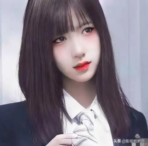 贺峻霖啧…我给你化个妆吧丁程鑫嘿嘿丁程鑫贺峻霖(换好了)贺峻霖好吧