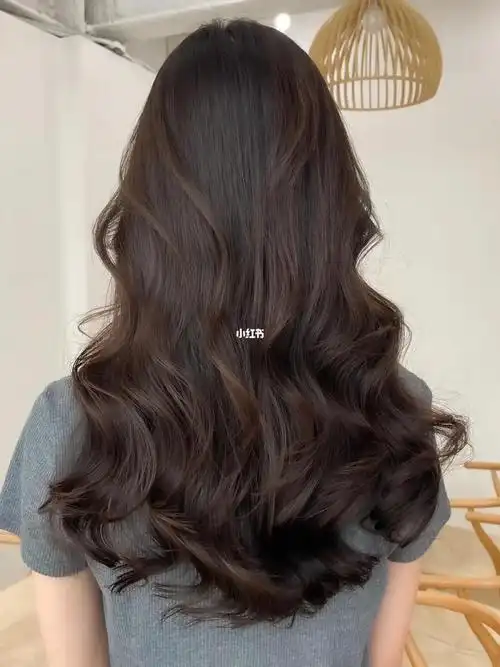 烫一次可以美半年的甜美减龄法式慵懒卷发