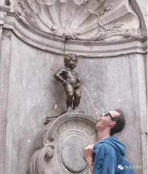 第219期搞笑趣图:除非不得已,千万别让网友帮你p图