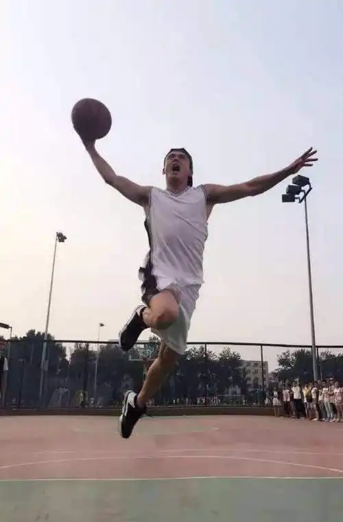 "肌肉硬汉"杨烁:千人千面,健身20年,行走的荷尔蒙