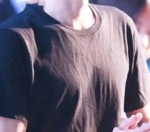 穿衣显瘦脱衣有肉 华晨宇那些令人意想不到的反差感