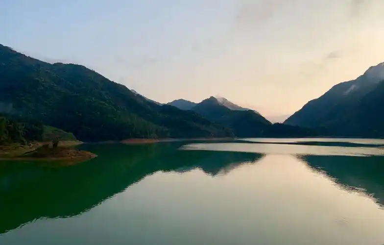 桂林灵川青狮潭水库:景色宜人,风景如画