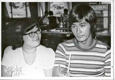 郑欣宜泪悼义父邓光荣 否认曾因郑少秋关系恶化