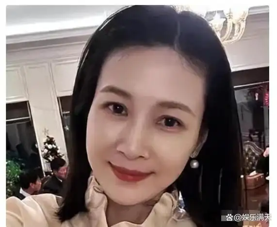 痴恋周一围五年,32岁嫁富豪,40岁老公入狱,童蕾经历了什么?