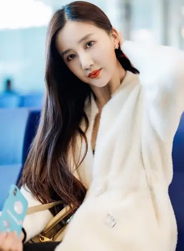 好啦,本期的主要内容就是和大家一起欣赏一下陈欣予的最欣赏搭配和