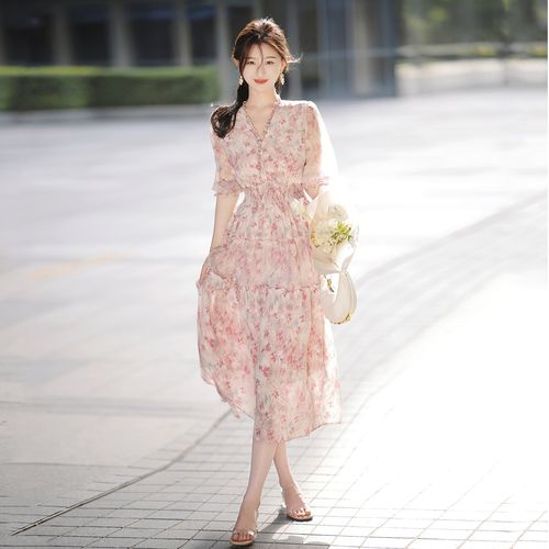 大喜同款连衣裙女2023夏季新款v领碎花泡泡袖收腰连衣裙女中长款