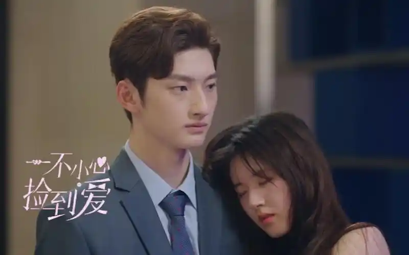 一不小心捡到爱安心意外婚前怀孕馨儿作死偷下打胎药凌越彻底暴怒