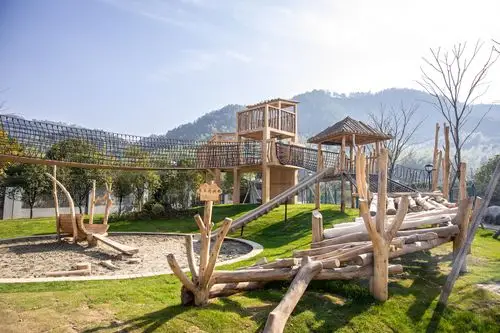 户外拓展活动 写美篇     终于到了小海鸥们期待已久的项目—儿童高空