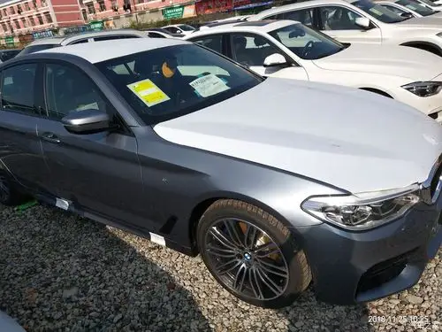 提车了等了半年啊530im石青色暗夜蓝