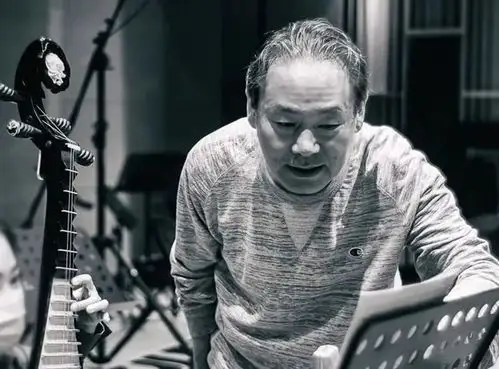 这些歌曲都出自他之手——"百变"作曲家肖白_腾讯新闻