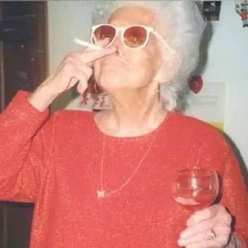 有没有集美有快乐的老太太或者很酷的老太太的头像