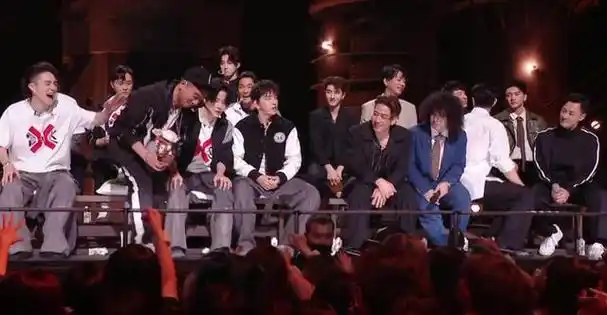 去年,《披哥1》中的一枝花阵营,麒麟阵营,街道办事hood等独具特色的