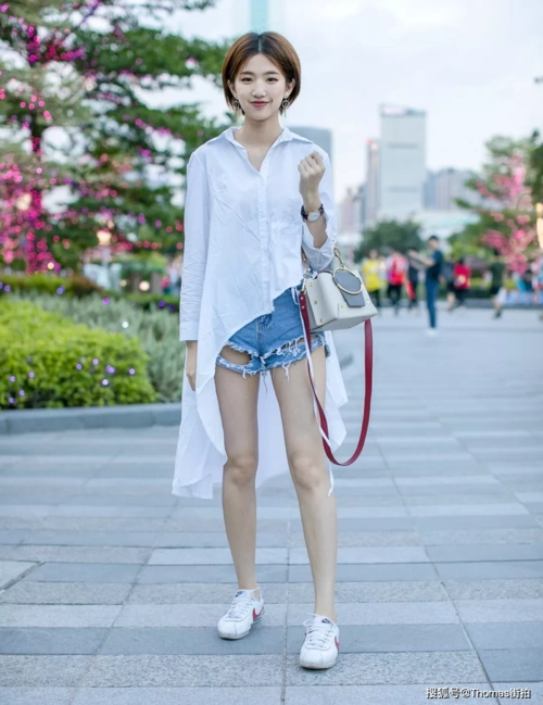 牛仔短裤搭配什么鞋好看?牛仔短裤如何来搭配?