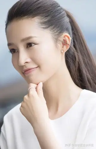 寡淡型美人-李沁,在你的审美之内的吗?