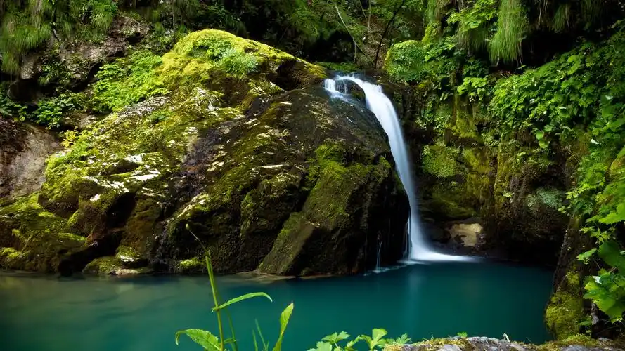 小清新溪流风景摄影高清宽屏桌面壁纸