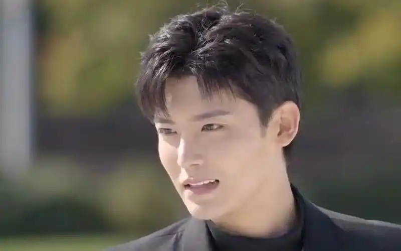 平行时空遇见你侯明昊直男式发言吐槽自己出场方式做作亲自打破梦幻