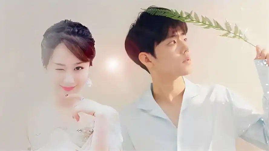 张艺兴一看三回眸偷瞄杨紫,台下肖战微表情太有趣,小醋坛