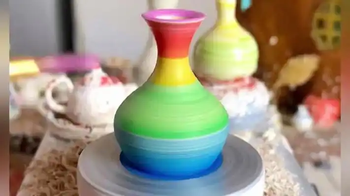 指尖陶艺创作,迷你可爱的彩色小花瓶制作过程