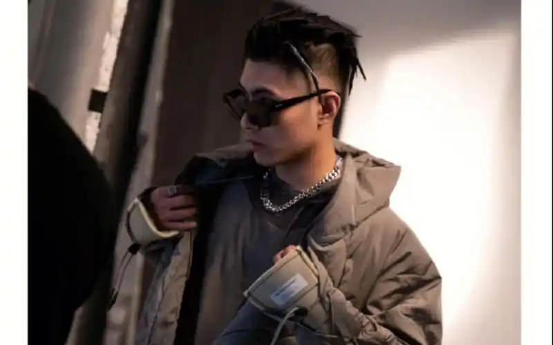 黑本子 【正式版】----key.l刘聪/c0de731 和声版伴奏