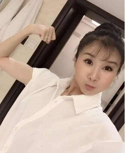 孙菲菲忆昔日剧组遭暴打打到爬不起来为止