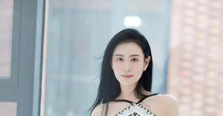 《伪装者》程锦云:你们骂了我两年,却没看见我顶在锁骨的钢板