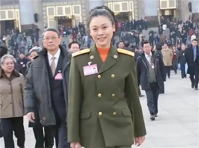 回顾:中国漂亮女将军刘敏少将,美在什么地方?