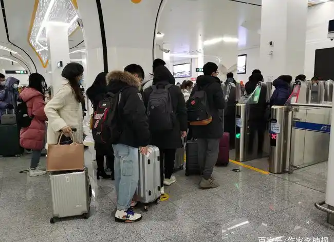 北京大兴机场线非常豪华非常便捷居然可以办理登机牌和托运