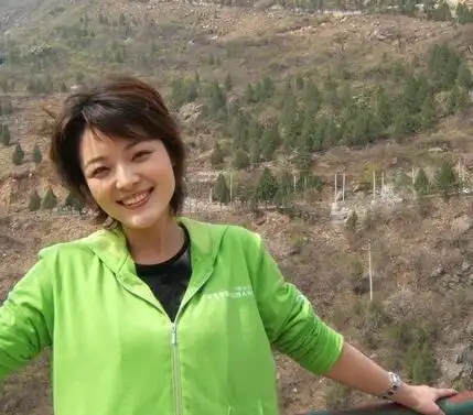 图胡蝶央视主持人多才多艺自曝自己是甜美可爱的女孩