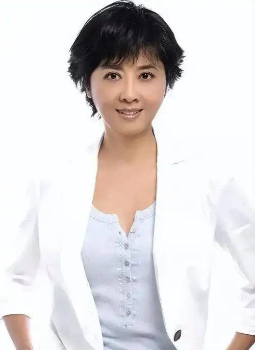 "女儿国国王"朱琳:53岁二婚,坚持不生孩子,73岁把日子过成诗