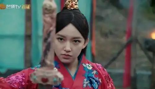 《天醒之路》中扮演秦桑,打戏实在太飒了!