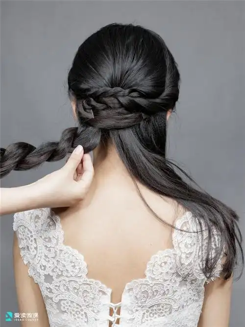 韩式风格造型———编辫低髻