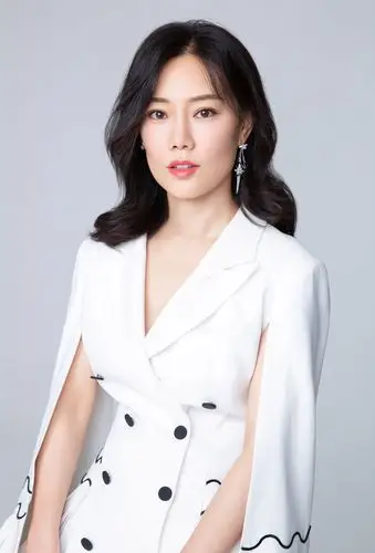 《鸣鸿传》今日开播,曹艳艳演绎"铁掌俏桂娘"引人期待