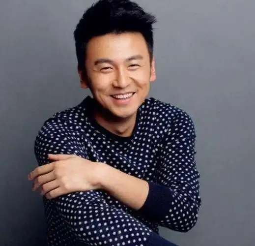 雷佳音获金鹰奖影帝,发言:太丢人了,这是直播哈