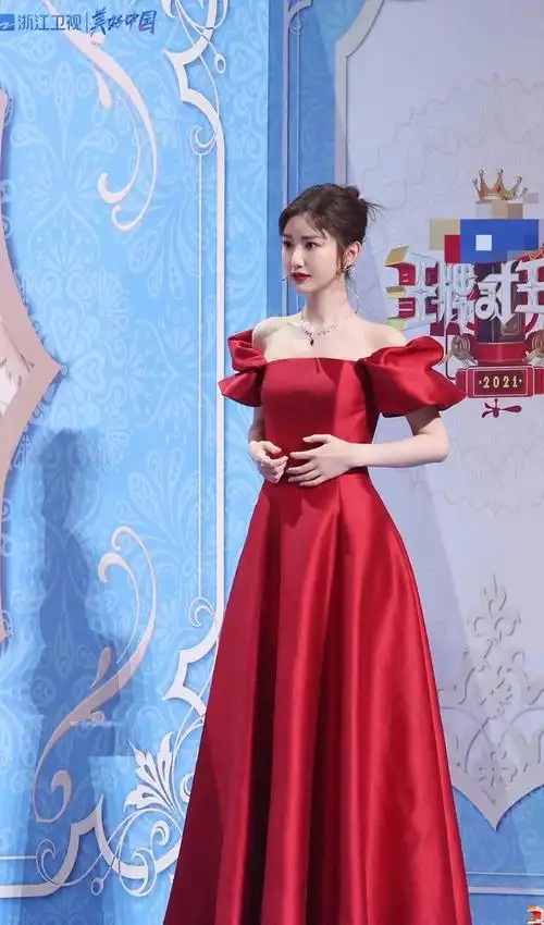 王牌女嘉宾比美毛晓彤穿抹胸王子文踩恨天高杨颖脸赢了