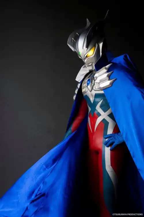 赛罗奥特曼披风形态官方皮套写真 假面骑士build:这姿势很眼熟_腾讯新