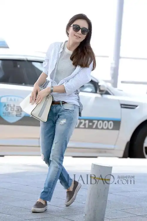 金喜爱5月29日韩国仁川机场街拍