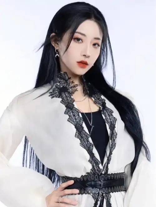 喻言美图喻言发型黑长直好美