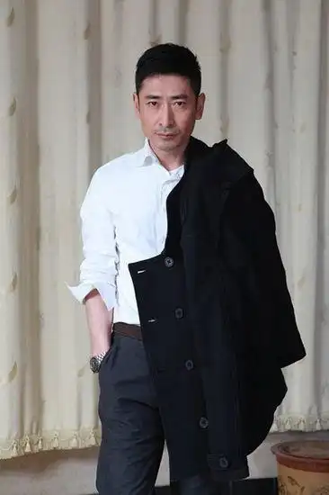 国内资深电影人张晓明监制,黑龙江省作家刘英武担任编剧,著名演员刘