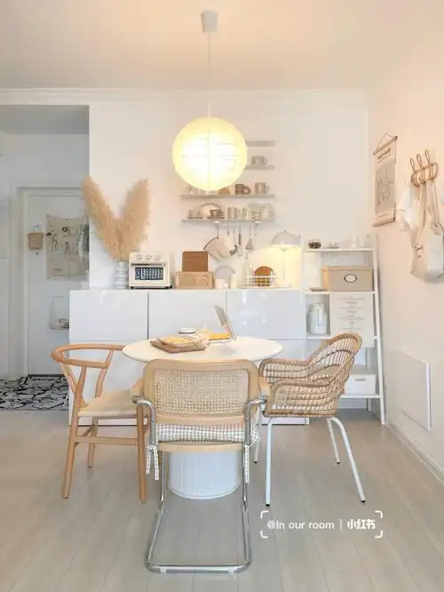 小户型餐厅这样布置温馨又实用
