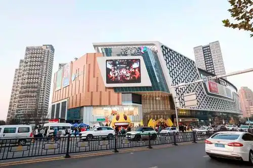 现今,万科升级到"城乡建设与生活服务商"南昌地铁·万科广场11月27日