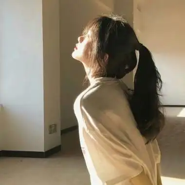侧脸女头像简单干净图片