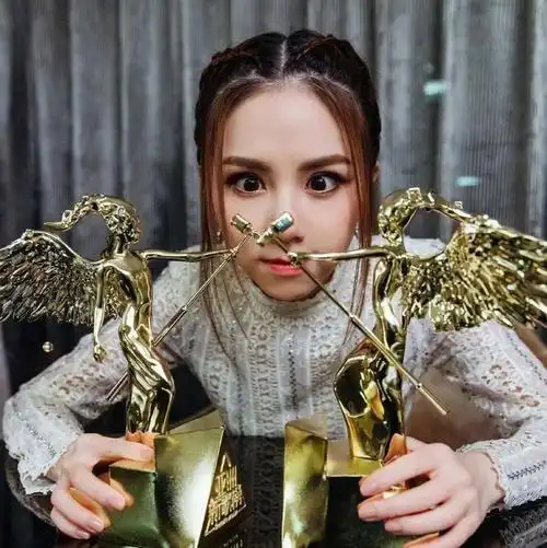 微信头像邓紫棋