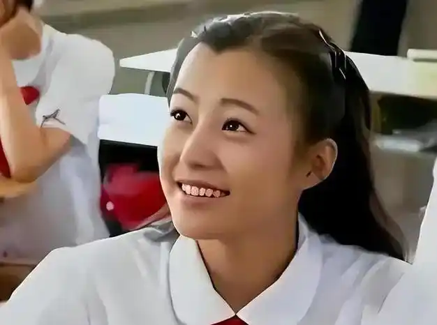 郝蕾三段感情两段婚姻二婚嫁圈外人如今带着双胞胎艰难生活