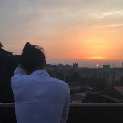 男生伤感帅气背影头像个性成熟若无其事原来是最好的报复