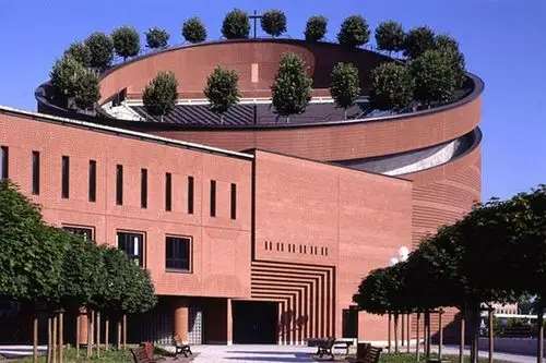 把包豪斯解构主义后现代建筑风格放到手表里是什么效果